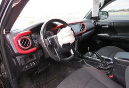 2017 Toyota Tacoma - Image 28