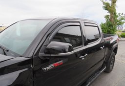 2017 Toyota Tacoma - Image 12