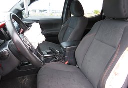 2017 Toyota Tacoma - Image 29