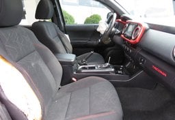 2017 Toyota Tacoma - Image 31