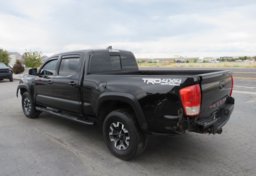 2017 Toyota Tacoma - Image 5