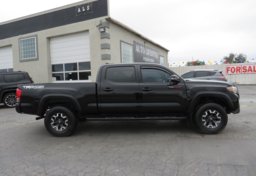 2017 Toyota Tacoma - Image 10