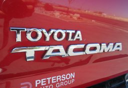 2015 Toyota Tacoma - Image 16