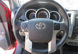 2015 Toyota Tacoma - Image 27