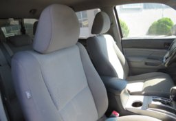 2015 Toyota Tacoma - Image 20