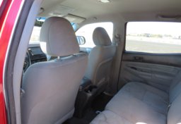 2015 Toyota Tacoma - Image 24