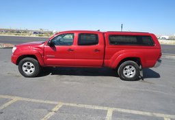 2015 Toyota Tacoma - Image 9