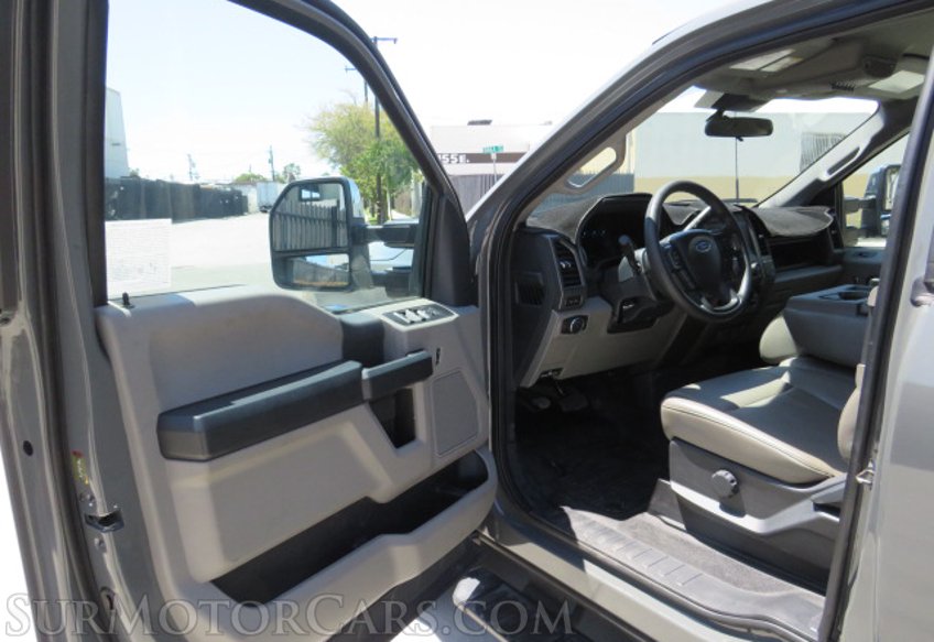 2022 Ford Super Duty F-350 DRW - Image 38