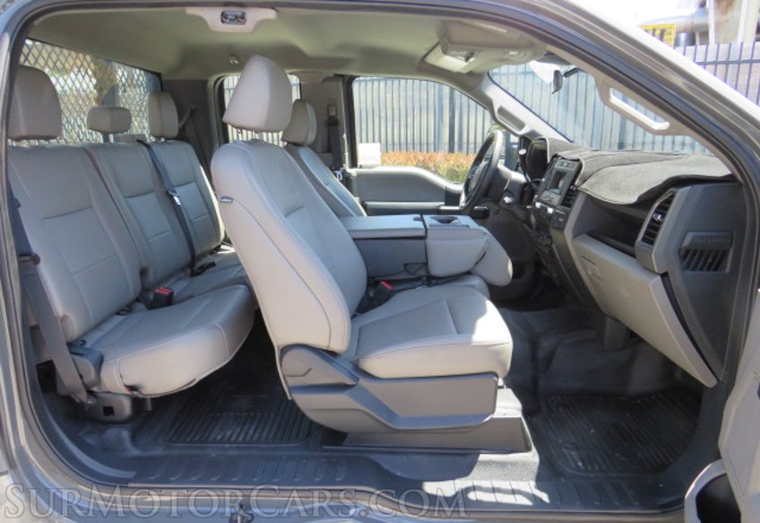 2022 Ford Super Duty F-350 DRW - Image 31