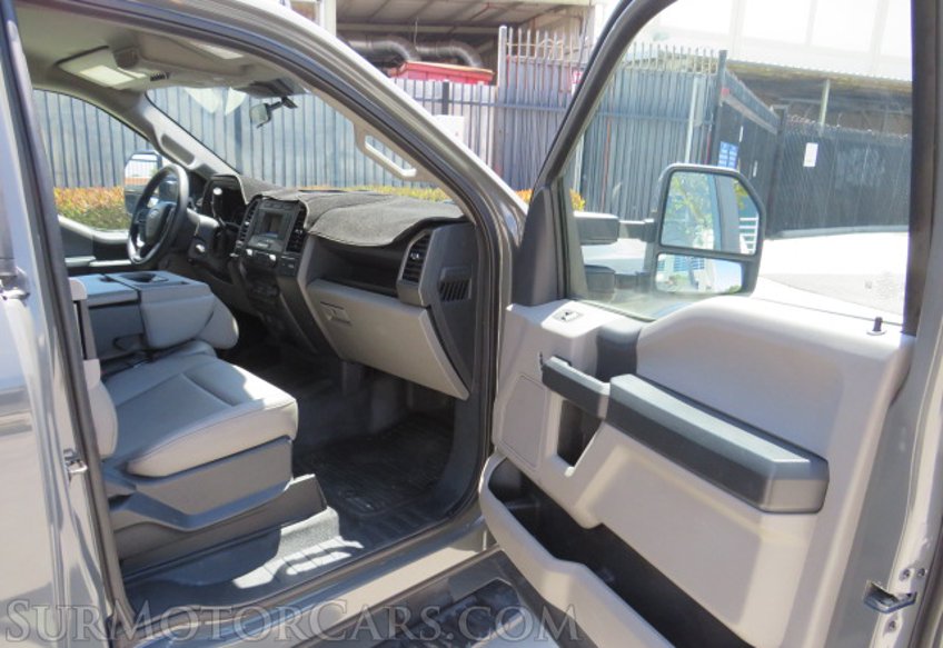 2022 Ford Super Duty F-350 DRW - Image 27