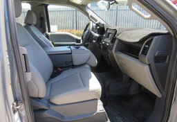 2022 Ford Super Duty F-350 DRW - Image 28