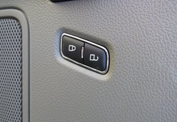 2022 Ford Super Duty F-350 DRW - Image 36