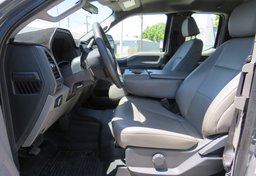 2022 Ford Super Duty F-350 DRW - Image 40