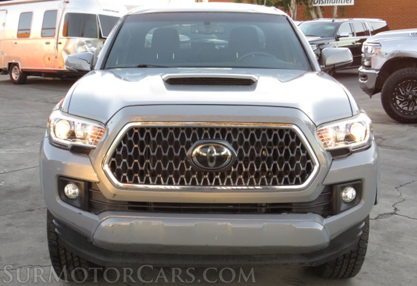 2019 Toyota Tacoma - Image 11
