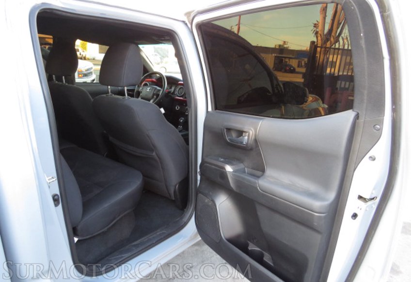 2019 Toyota Tacoma - Image 26