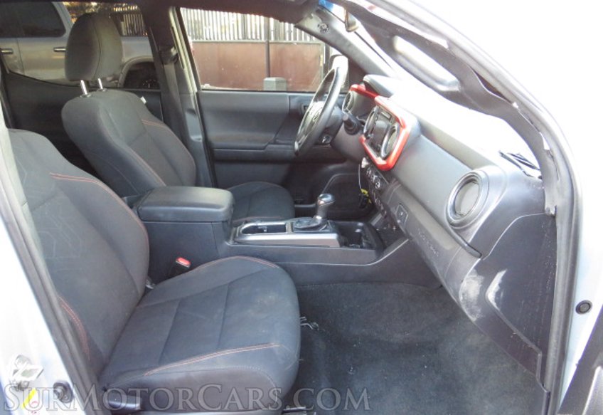 2019 Toyota Tacoma - Image 25