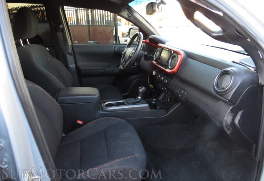 2019 Toyota Tacoma - Image 28