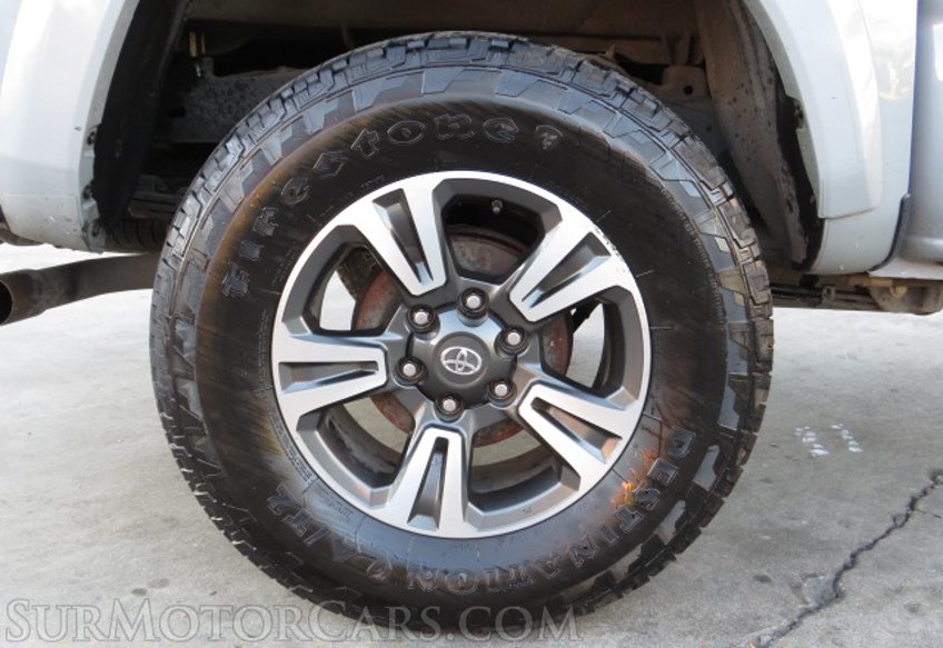 2019 Toyota Tacoma - Image 19