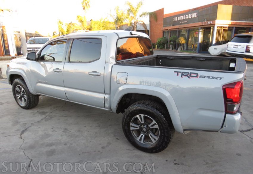2019 Toyota Tacoma - Image 10
