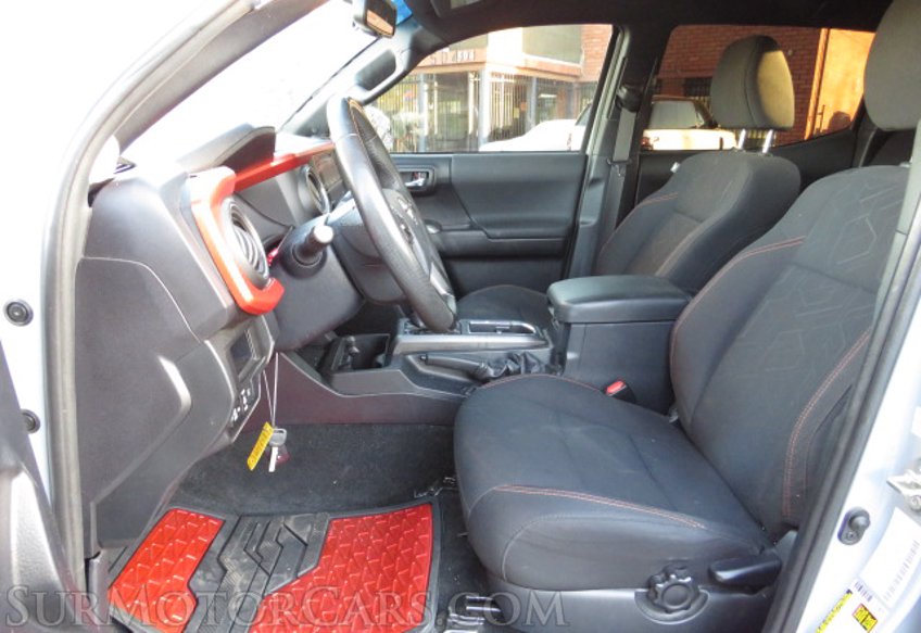 2019 Toyota Tacoma - Image 21