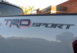 2019 Toyota Tacoma - Image 14