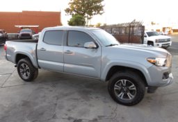 2019 Toyota Tacoma - Image 4