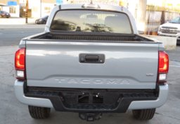 2019 Toyota Tacoma - Image 16