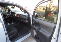 2019 Toyota Tacoma - Image 24