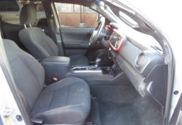 2019 Toyota Tacoma - Image 25