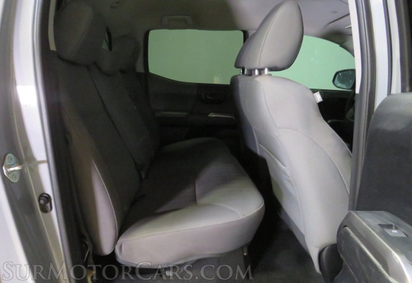 2019 Toyota Tacoma - Image 29