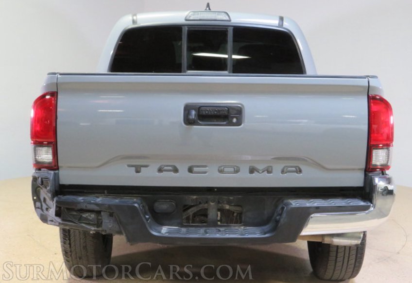 2019 Toyota Tacoma - Image 12