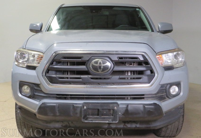 2019 Toyota Tacoma - Image 11