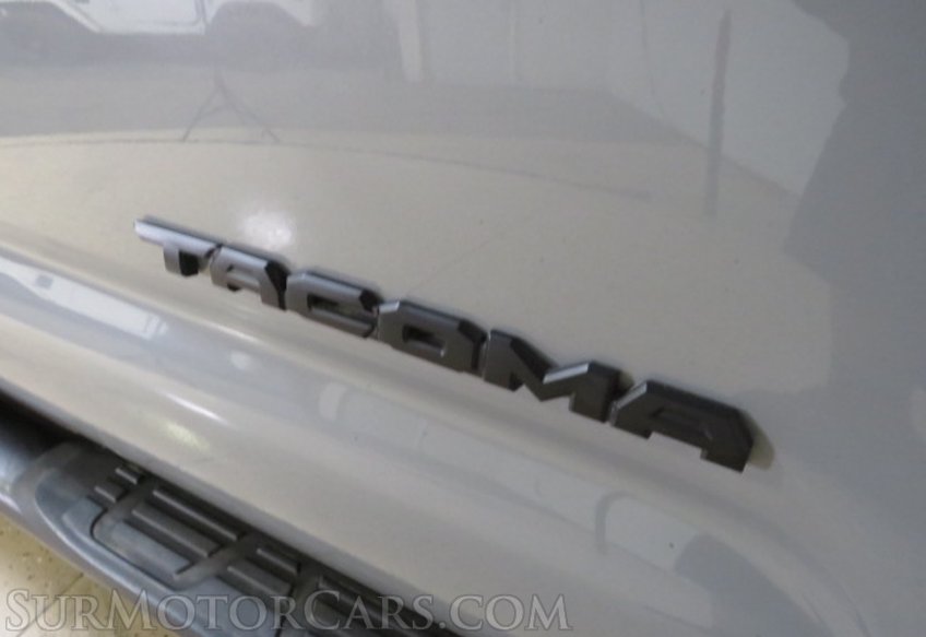 2019 Toyota Tacoma - Image 17