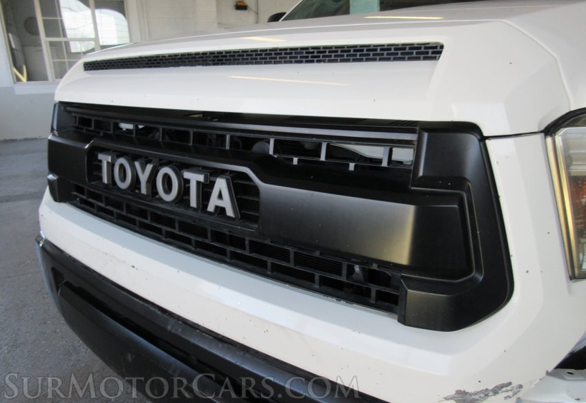 2015 Toyota Tundra 4WD Truck - Image 14