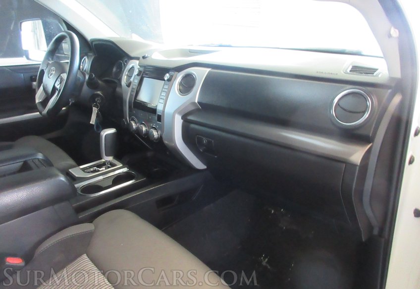 2015 Toyota Tundra 4WD Truck - Image 28