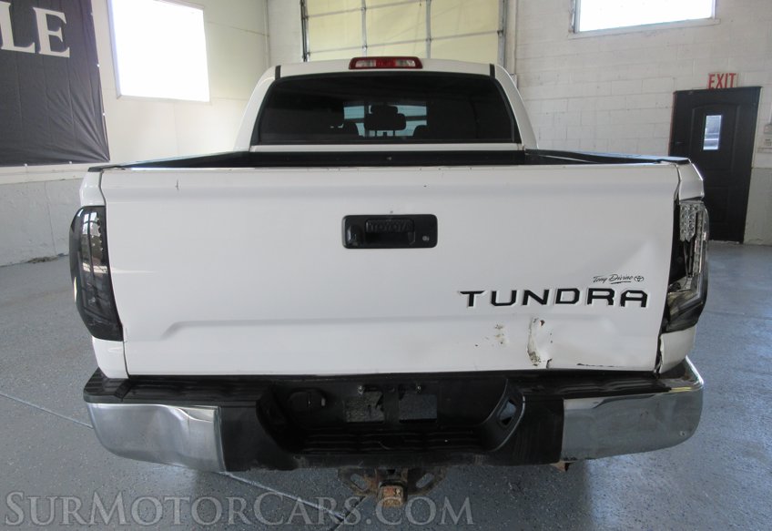 2015 Toyota Tundra 4WD Truck - Image 11