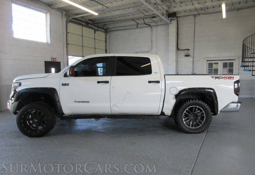 2015 Toyota Tundra 4WD Truck - Image 10