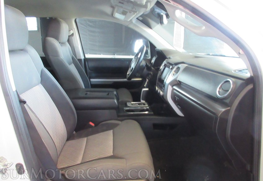 2015 Toyota Tundra 4WD Truck - Image 31