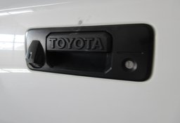 2015 Toyota Tundra 4WD Truck - Image 27