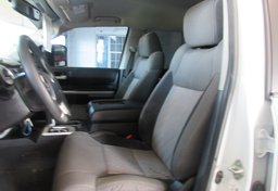 2015 Toyota Tundra 4WD Truck - Image 33