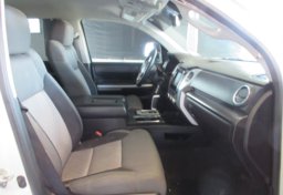 2015 Toyota Tundra 4WD Truck - Image 31