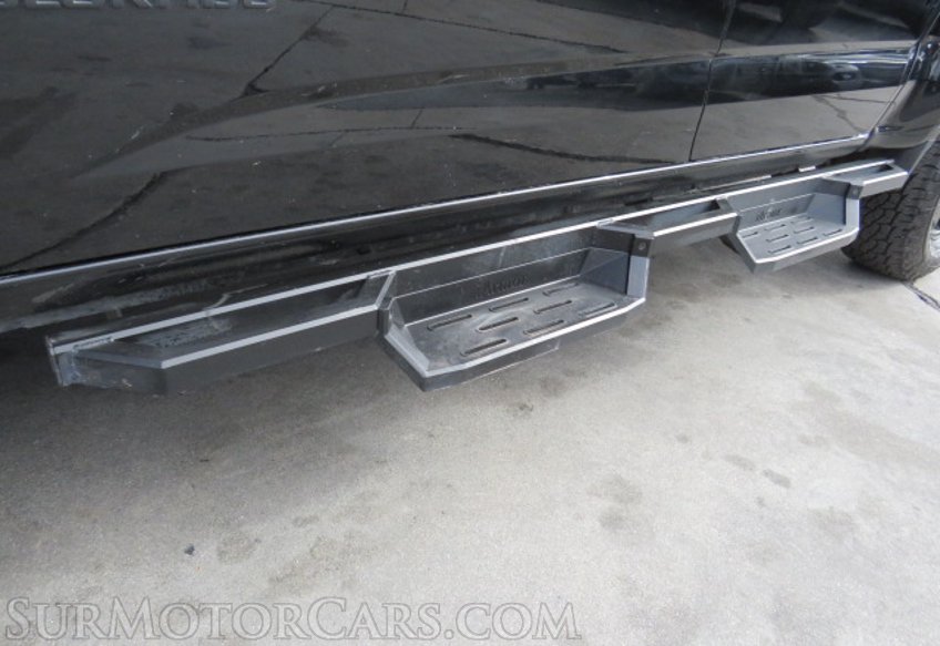 2020 Chevrolet Colorado - Image 13