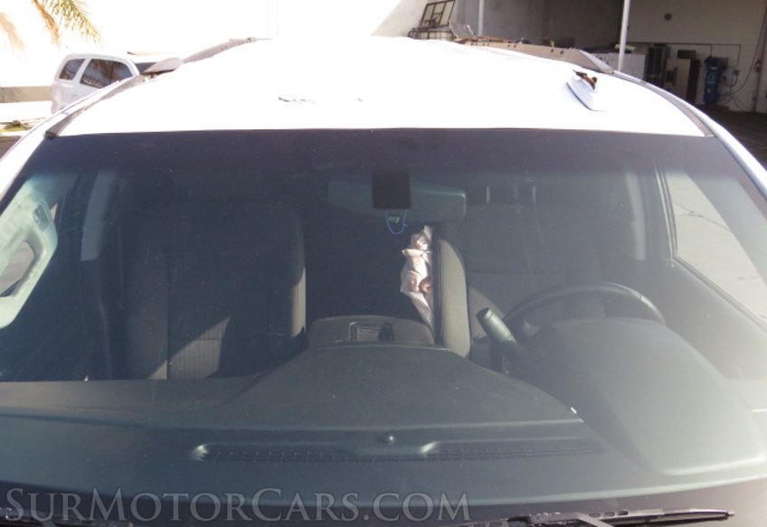 2016 Chevrolet Suburban - Image 13