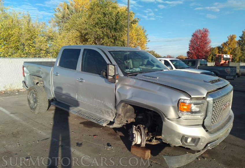 2017 GMC Sierra 3500HD - Image 4