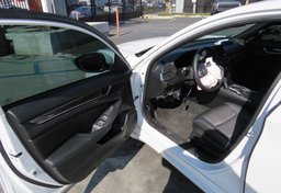 2019 Honda Accord Sedan - Image 20