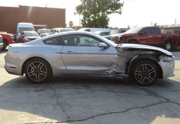 2020 Ford Mustang - Image 12