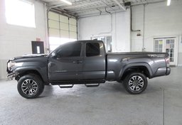 2021 Toyota Tacoma - Image 12