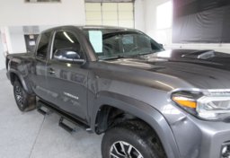 2021 Toyota Tacoma - Image 24