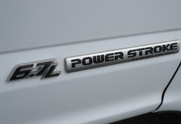 2019 Ford Super Duty F-350 SRW - Image 19