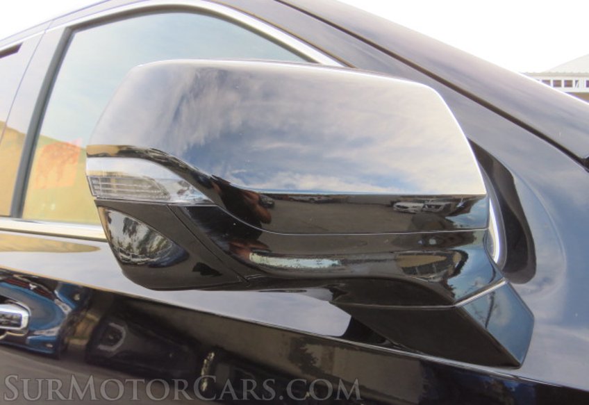 2023 GMC Yukon - Image 18